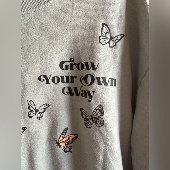Grow your own way sweatshirt 🦋🌿 - Picture 6 of 8